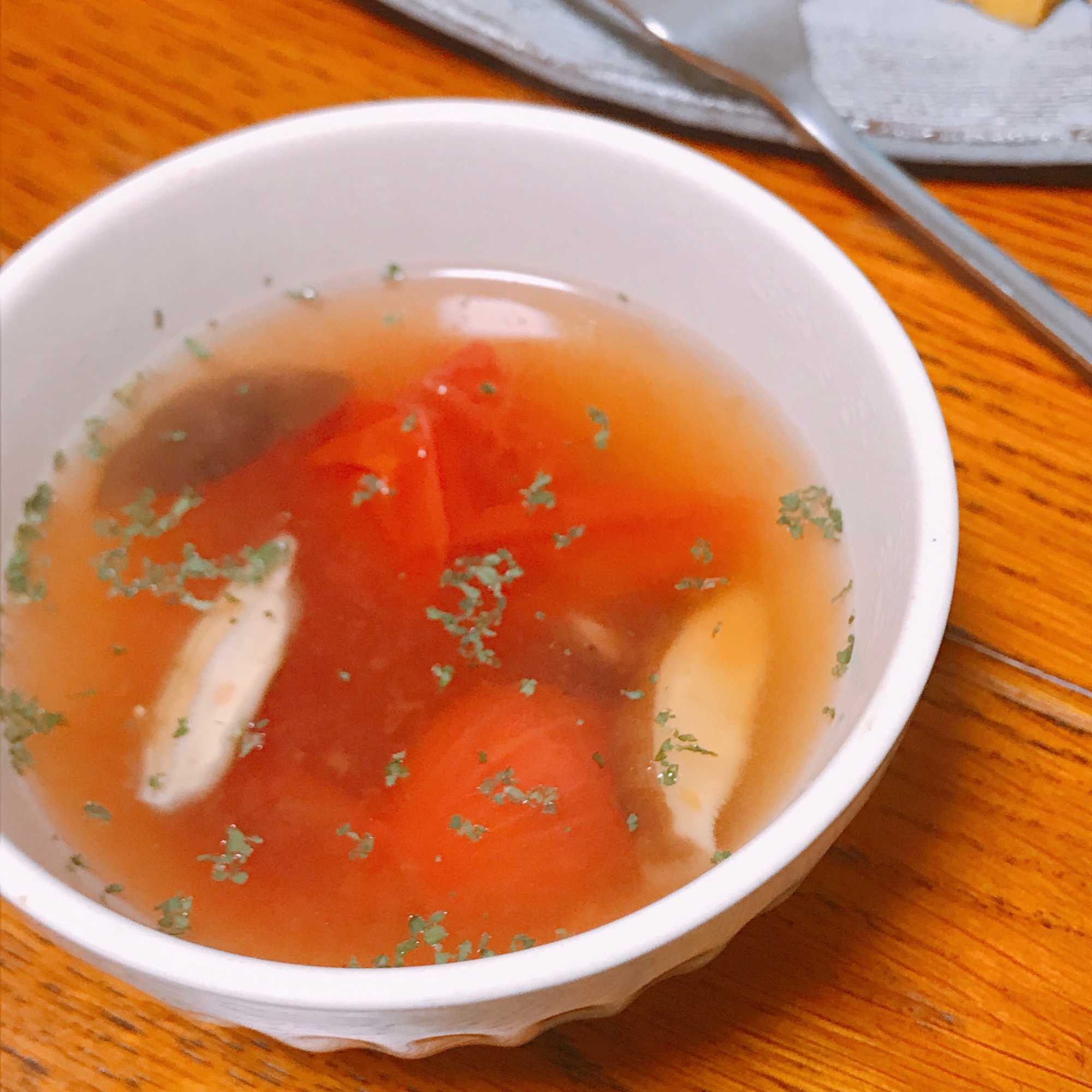 簡単！しいたけとミニトマトの洋風スープ
