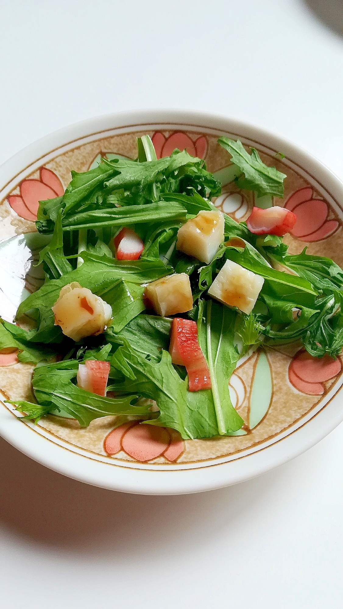 水菜と笹かまぼことカニカマのサラダ
