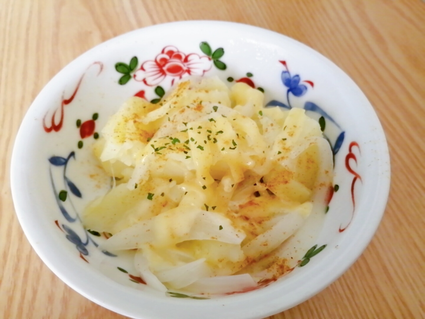 じゃがいもと玉ねぎのカレー風味チーズ焼き