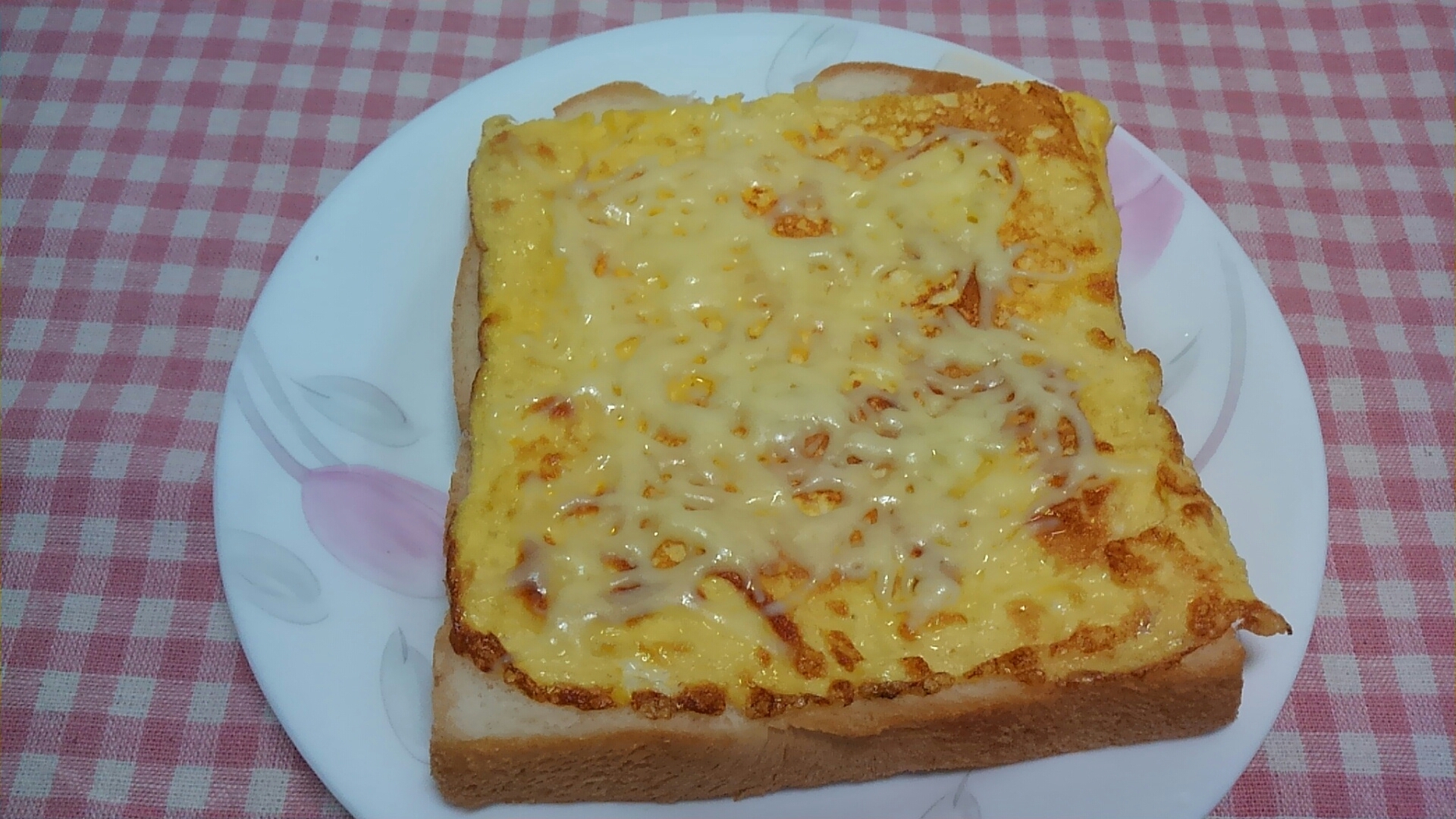 薄焼き卵とモッツァレラチーズのトースト☆
