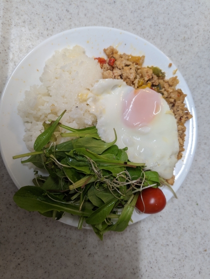 鶏ひき肉で作りました。めちゃめちゃ美味しかったのでリピします。レモンを少し絞っても美味しかったです。