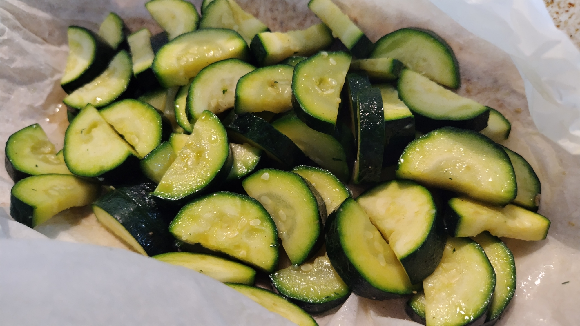 野菜のおかずꕥレンジで!ズッキーニの和風バター蒸し