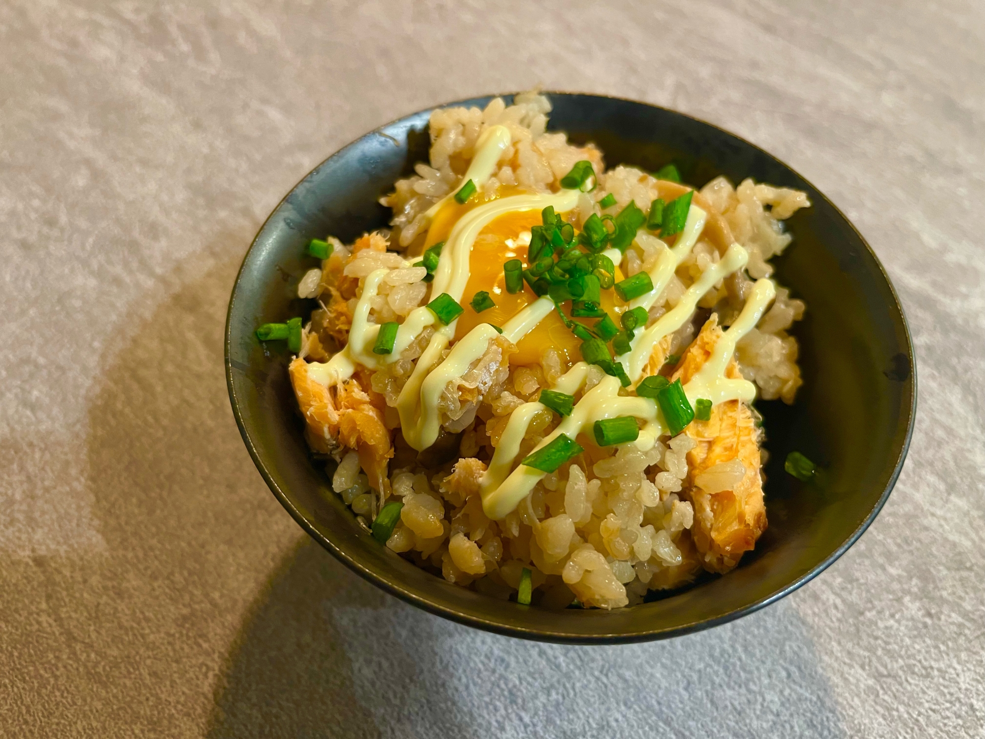 秋の味覚！鮭ときのこの炊き込みご飯