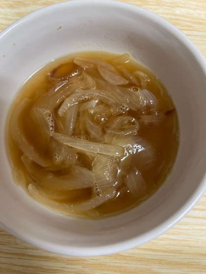 簡単!!玉ねぎ1つで黄金色のオニオンスープ