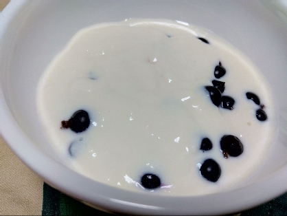 朝食におすすめ♡プルーン入りヨーグルト