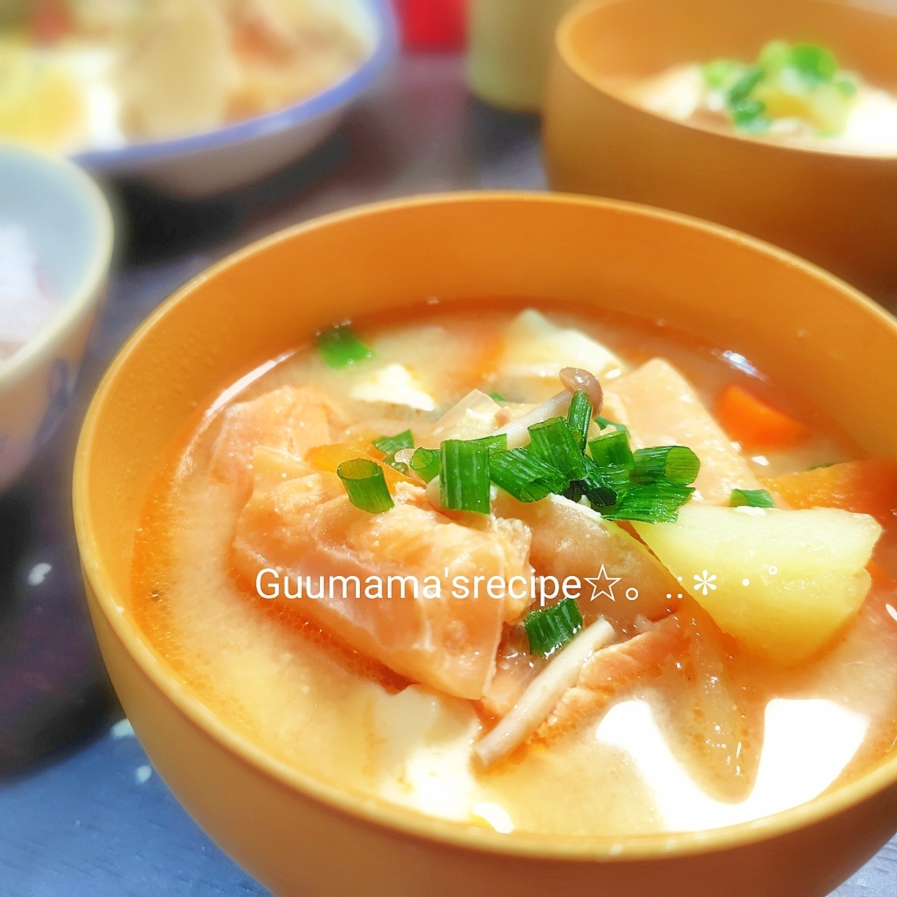 具沢山でメイン級♡順番に煮込むだけ♡石狩鍋風味噌汁