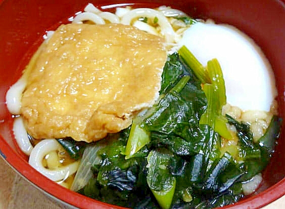 お揚げと玉子ほうれん草のうどん