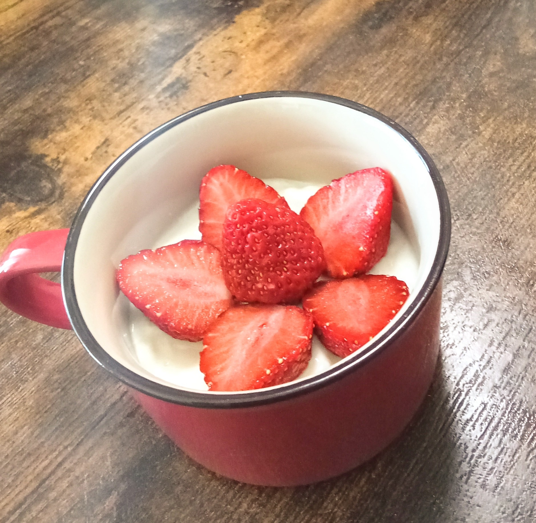 いちごたっぷり!いちごヨーグルト〜毎日ヨーグル〜