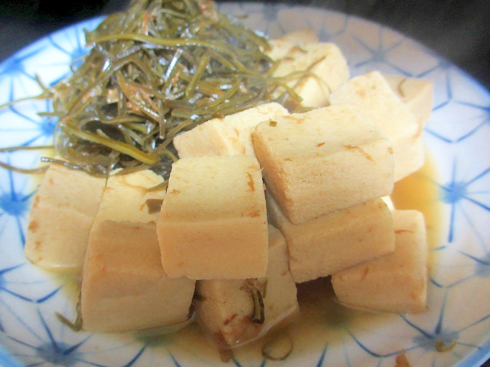高野豆腐と切り昆布の煮物