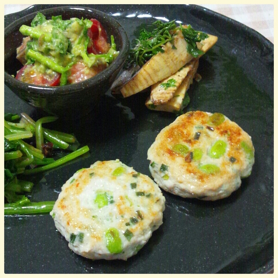 カニむき身と枝豆のチキンバーグ レシピ 作り方 By あごまるっち 楽天レシピ