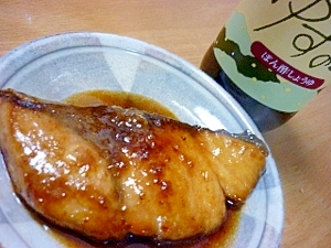 ポン酢・みりんで*ぶりの照り焼き**