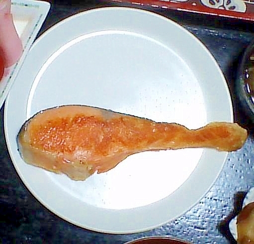 鮭のソテー（ごま油＆塩）