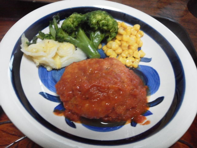 トマトソースハンバーグ