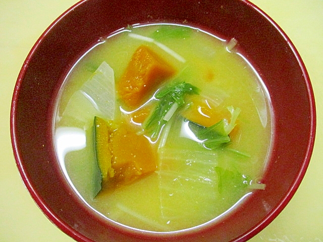 南瓜・玉葱・水菜の味噌汁