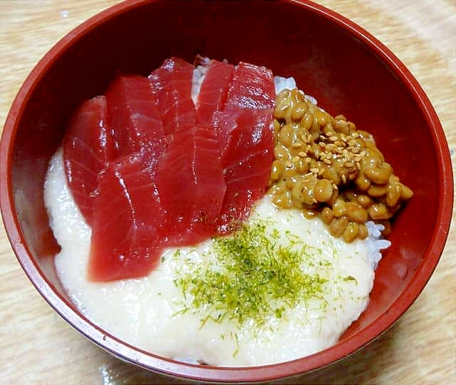 さっぱり酢飯の鮪＆納豆＆とろろ丼