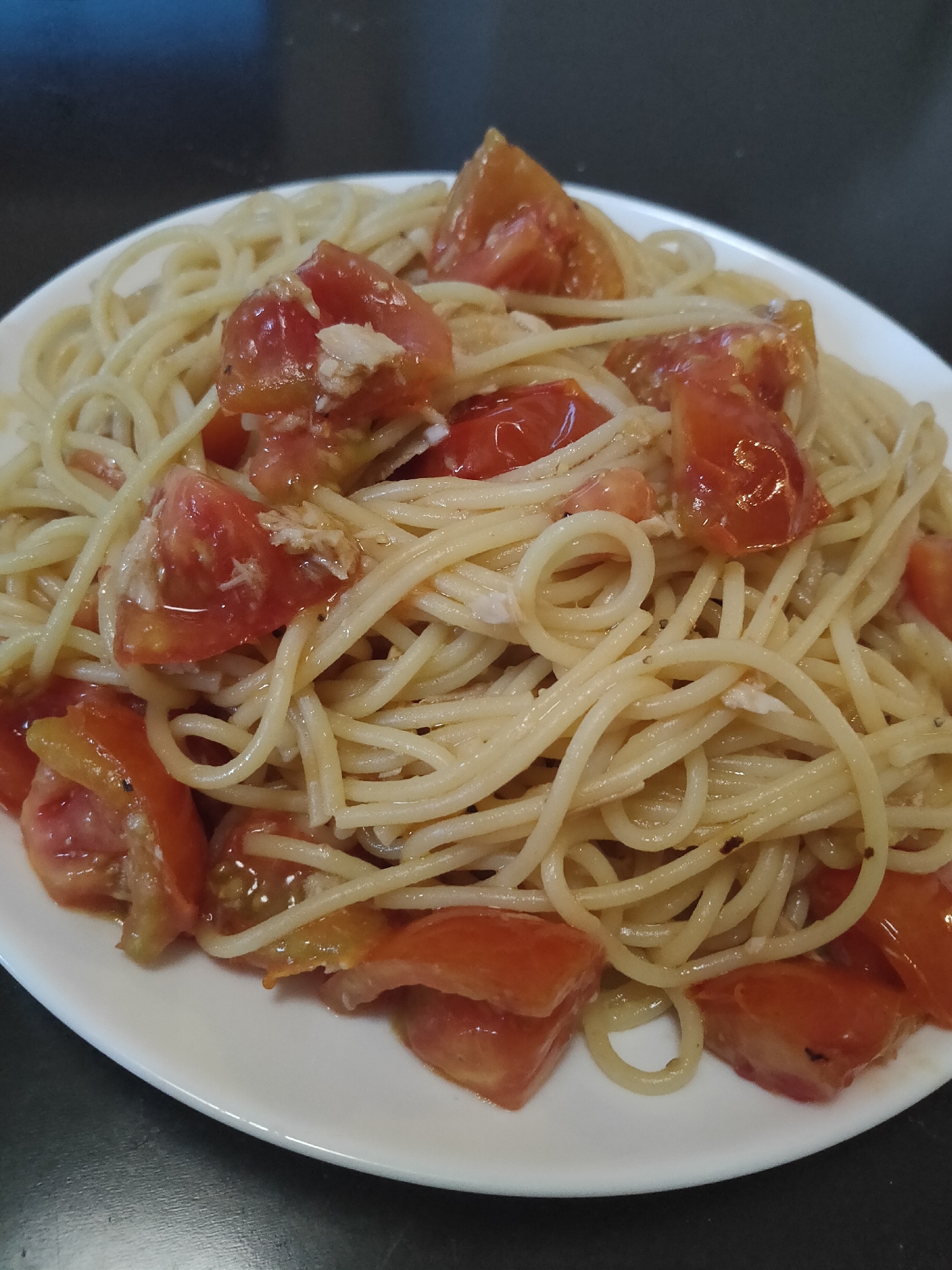 トマトとツナの冷製パスタ