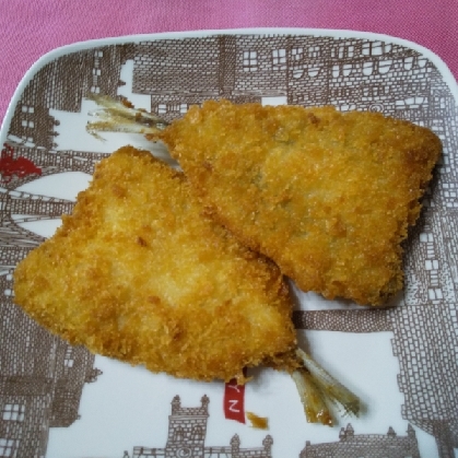オリーブオイルで揚げたアジフライ★レモンそえ