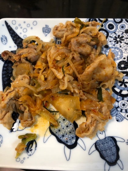 最初にニンニク・生姜を炒めてから作りました。