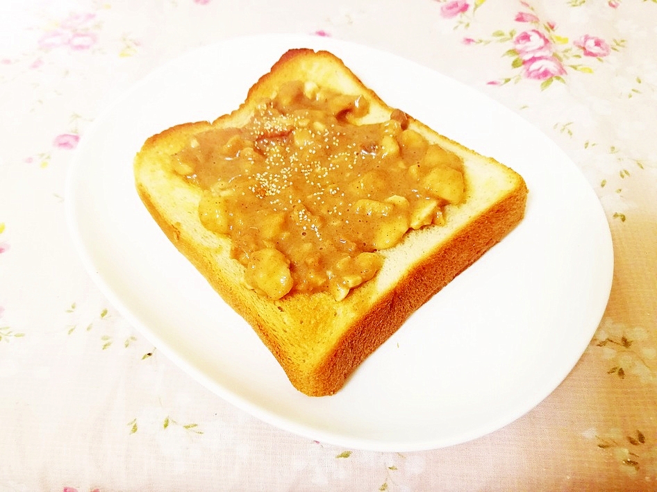 チーズ風味♪黄粉バナナクリームのっけパン