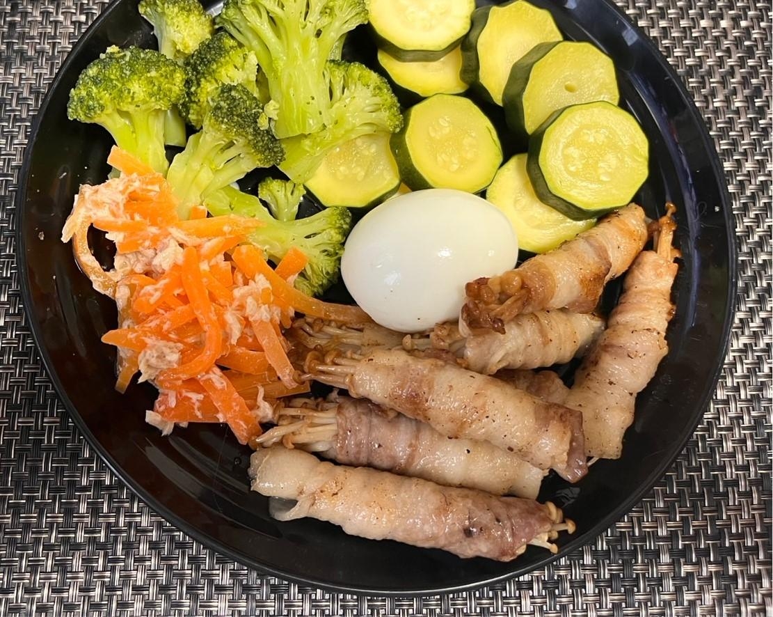 野菜たっぷり、えのきの肉巻き