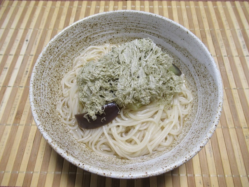 なすととろろ昆布のにゅうめん