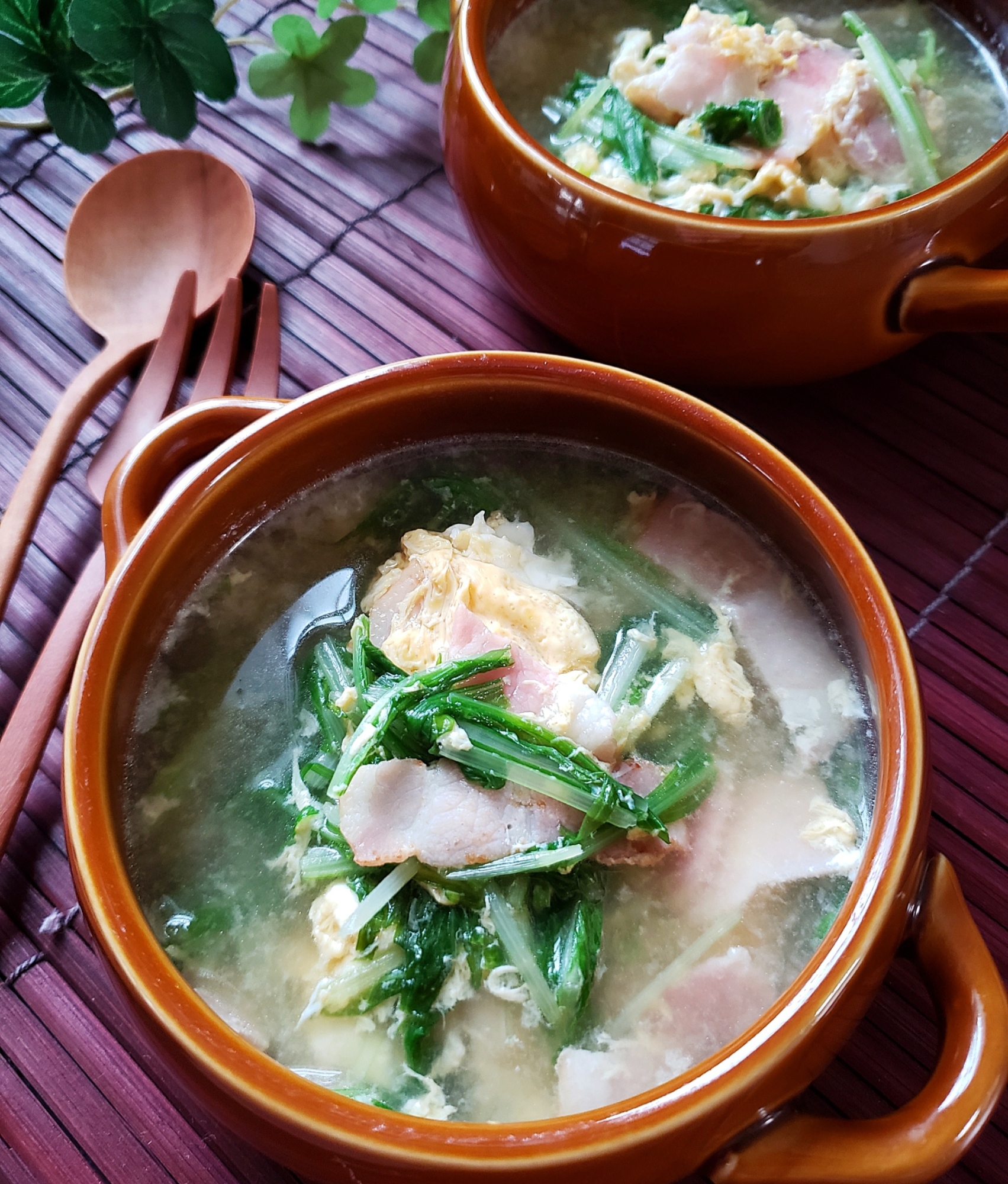 水菜とベーコンのふわたま中華スープ