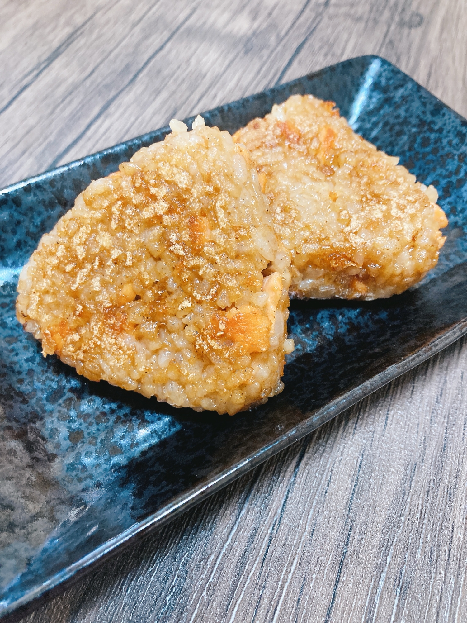 香ばしい鮭の焼きおにぎり