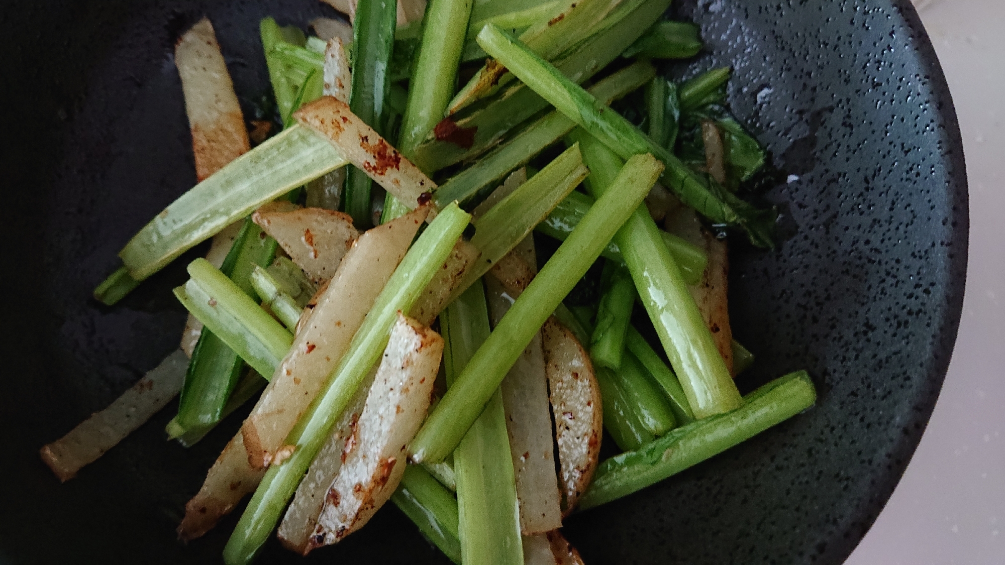 シャキシャキ小松菜じゃがいも炒め