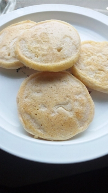 焼き色が微妙ですが…  卵なしでもモチモチして美味しかったです(^～^)