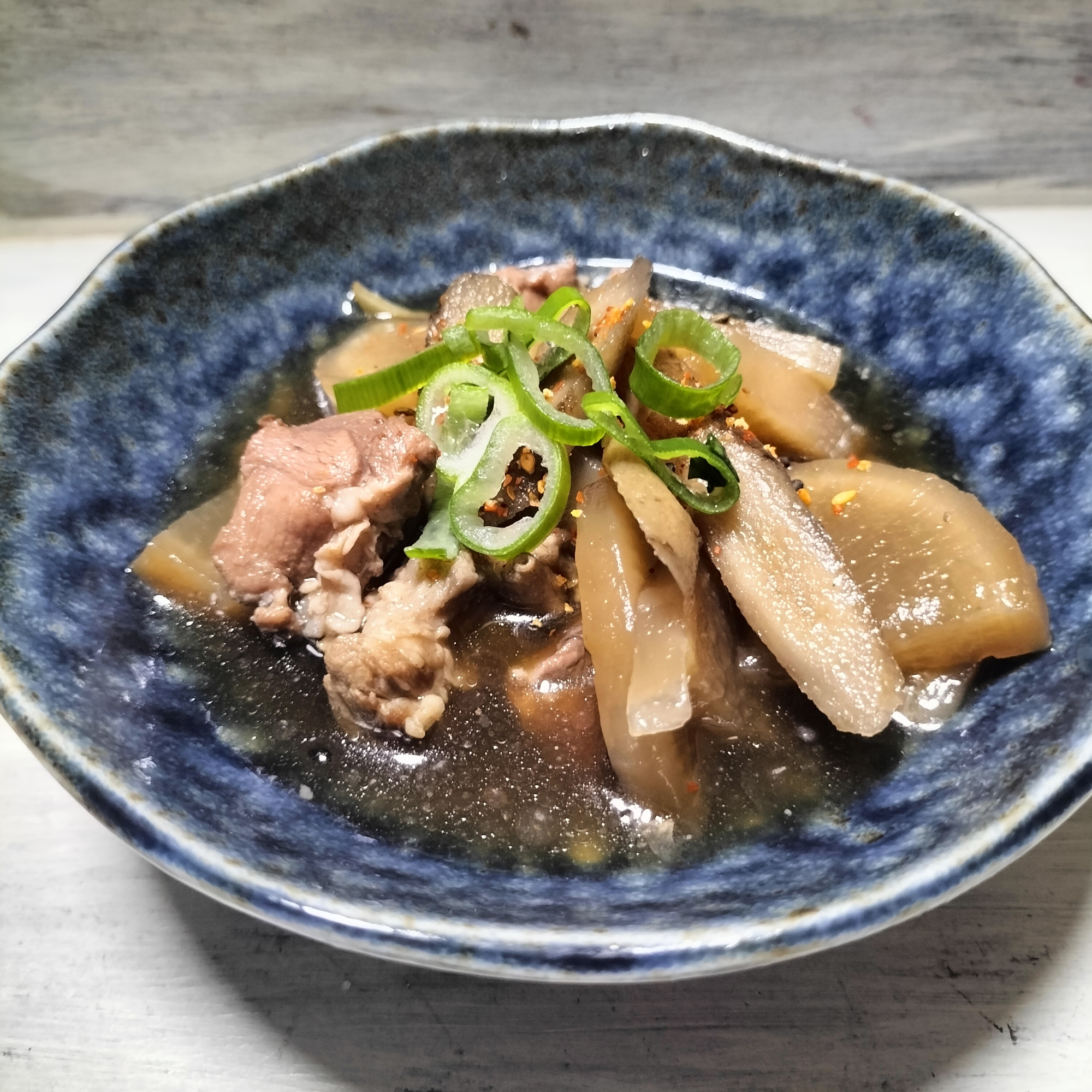豚すじ肉・大根・牛蒡のほろほろ煮込み