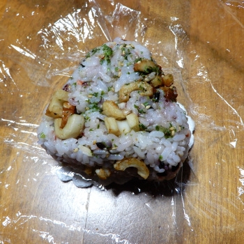 ちくわのソース炒めのおにぎり弁当
