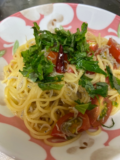 しらすとトマトのパスタ☆ペペロンチーノ