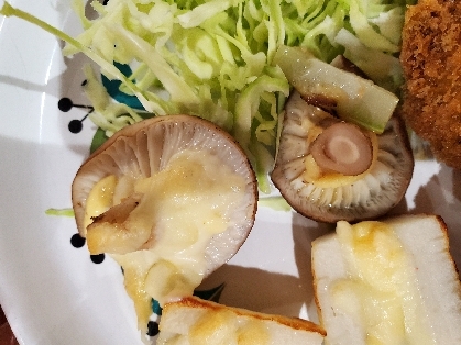 オーブンで簡単！椎茸の味噌マヨチーズ焼き