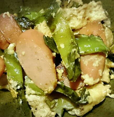 皿に盛付けた四角豆のチャンプルー