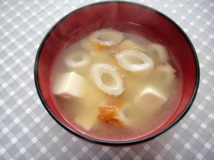 豆腐とちくわのお味噌汁