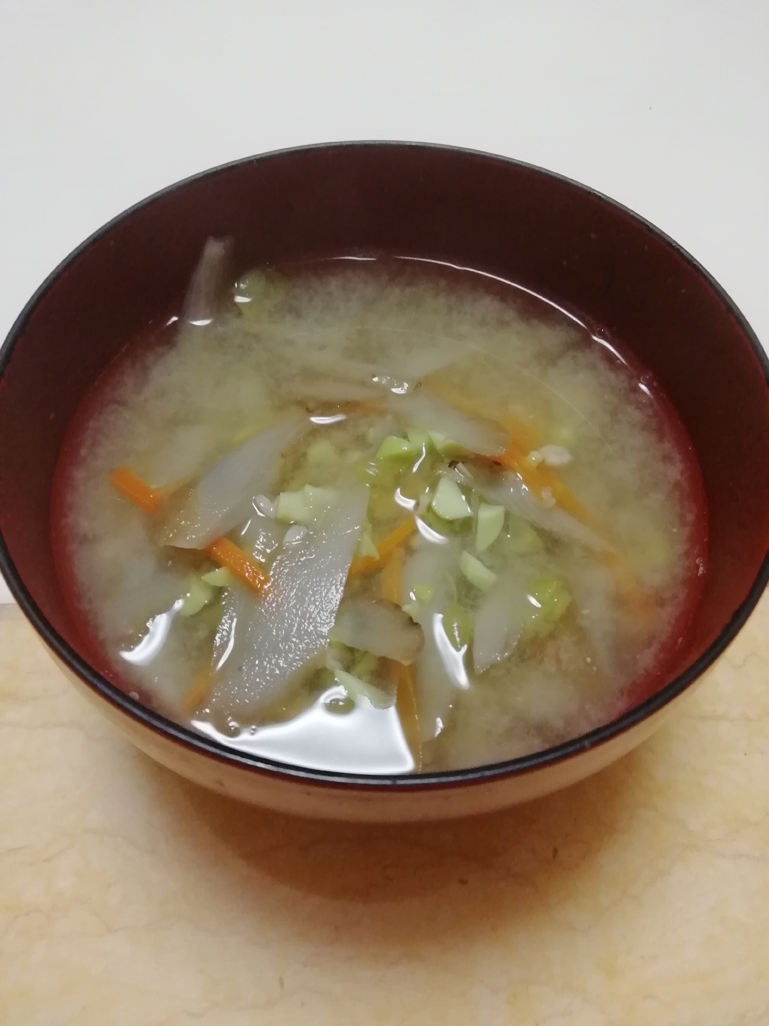 枝豆とごぼうの呉汁ふう味噌汁
