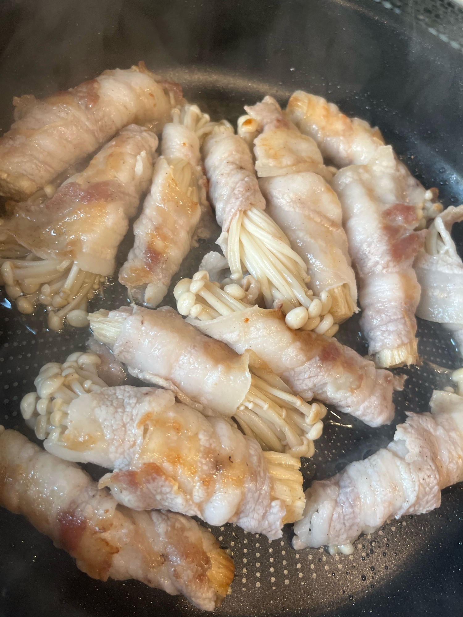 簡単で美味しいえのき豚バラ巻き
