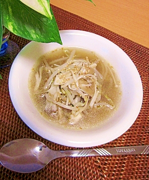 簡単!! もやしときのこの中華スープ♪