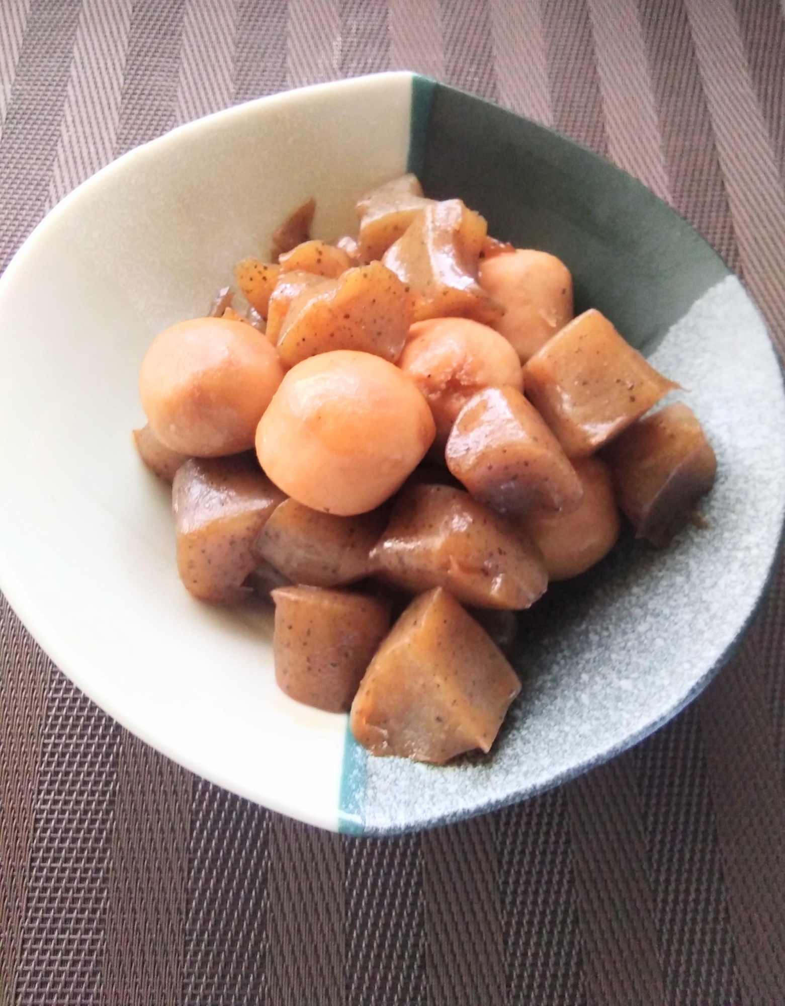 こんにゃくと里芋の煮っころがし