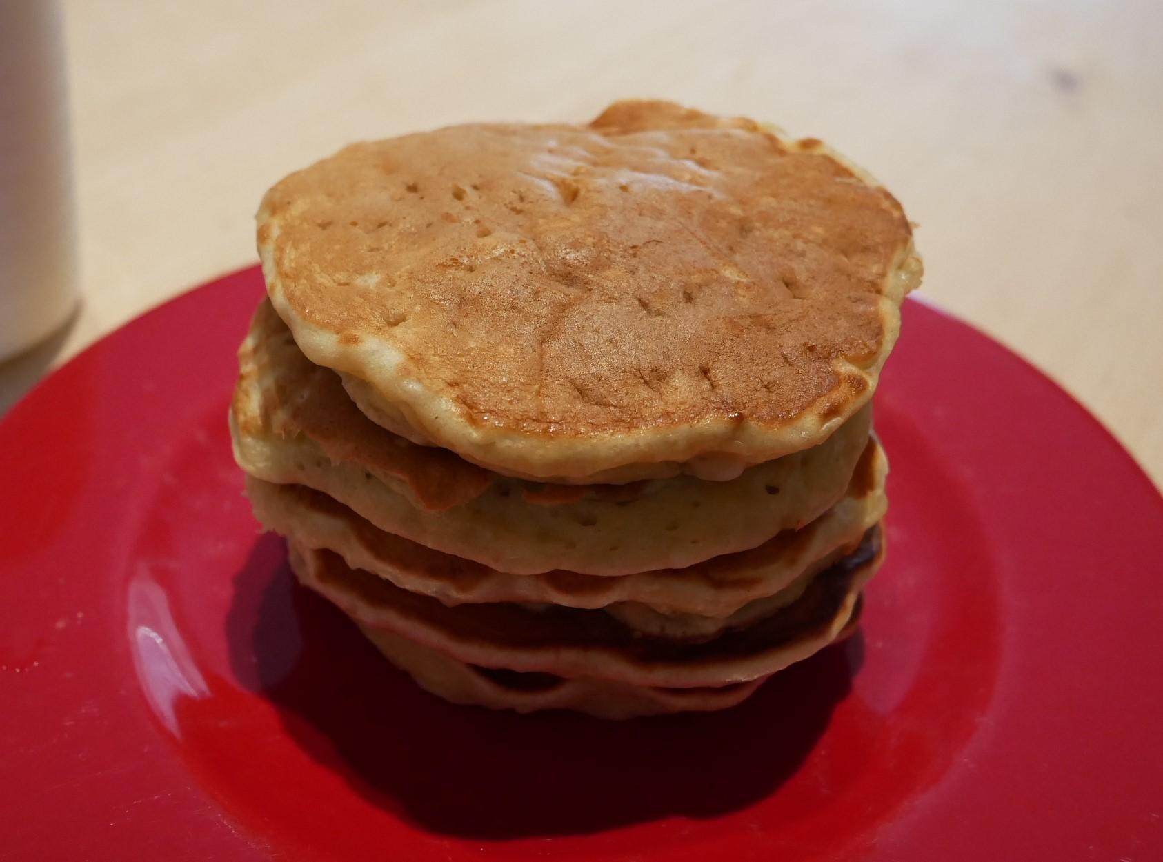 バナナとバターミルクのホットケーキ