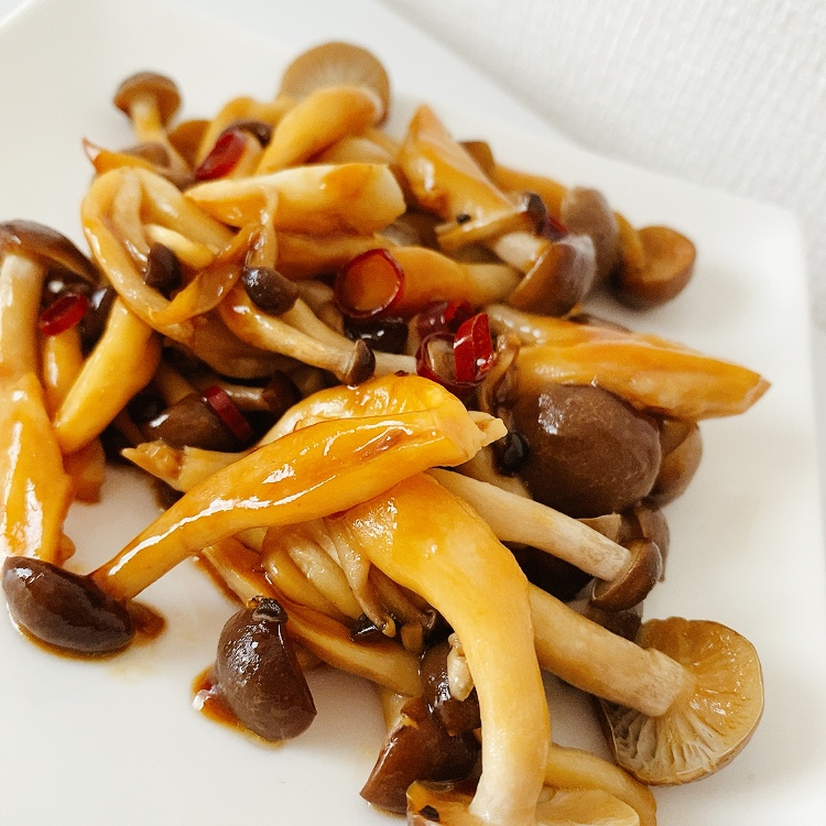 【材料1つ！超簡単】ピリ辛しめじ【おつまみにも】