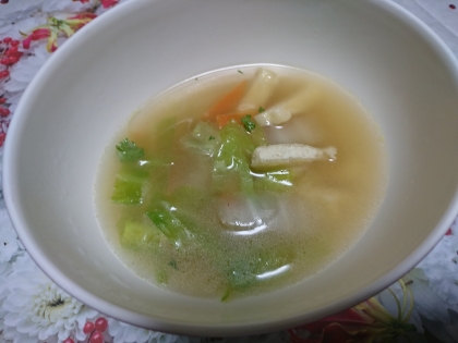 白菜と人参と油揚げのスープ