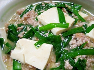 ニラと豆腐と豚挽き肉の炒め煮