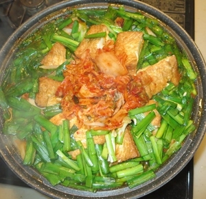 寒い日にはキムチ鍋は暖まり嬉しいです。
ご飯の代わりに、中華そばを入れましたが美味しかったです。
ごちそうさま