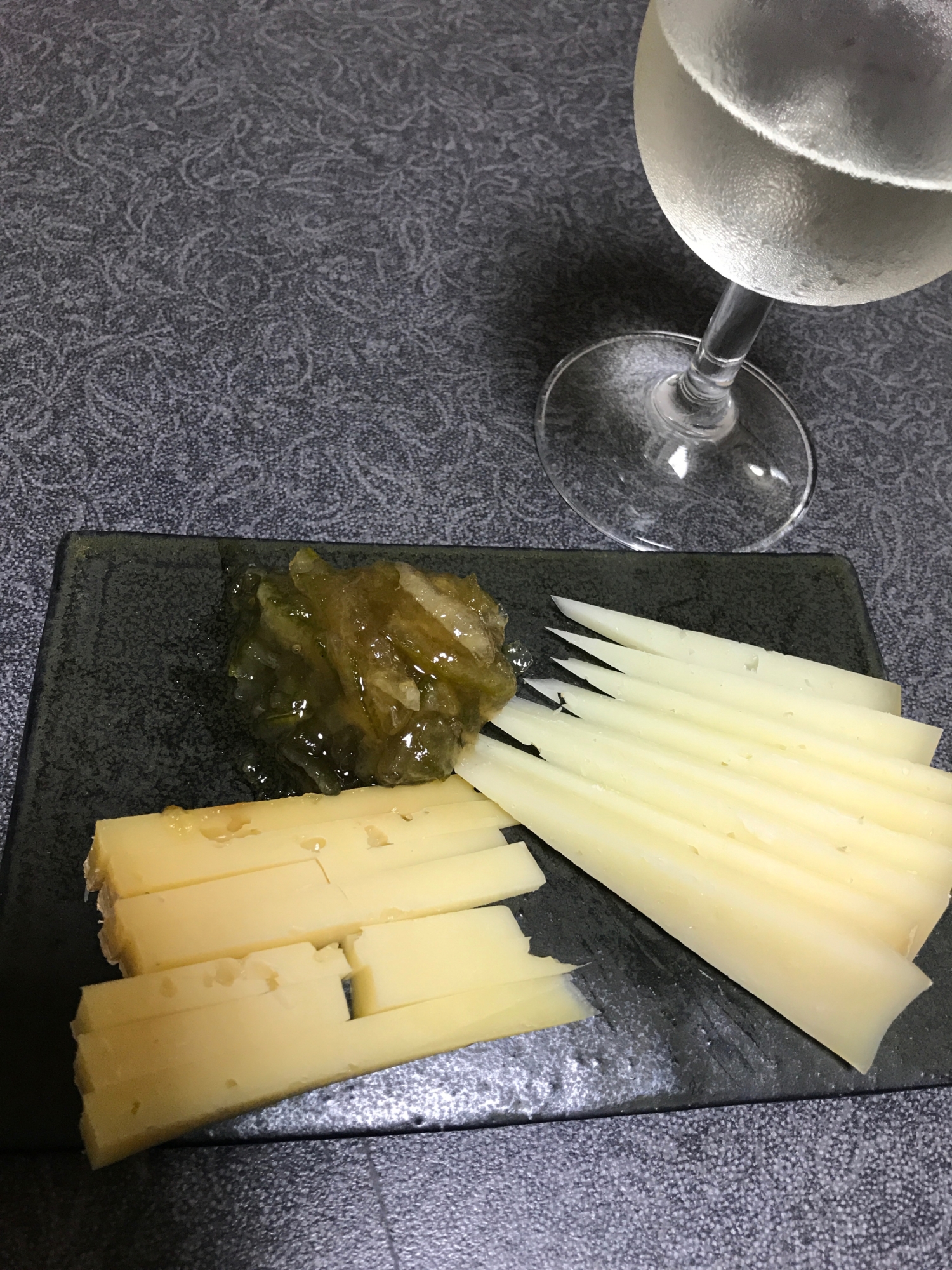 チーズにレモンジャム
