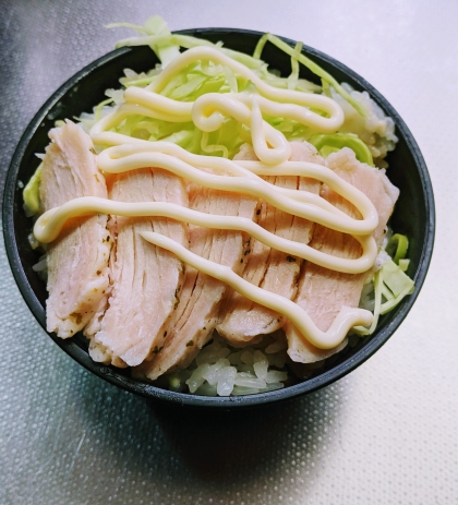 簡単！サラダチキン丼