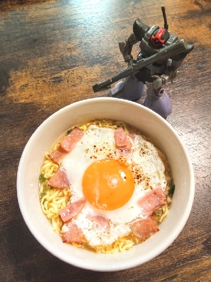 インスタントで☆刻みハムエッグ醤油ラーメン