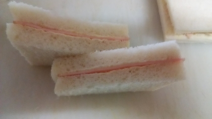焼き豚と胡瓜のサンドイッチ