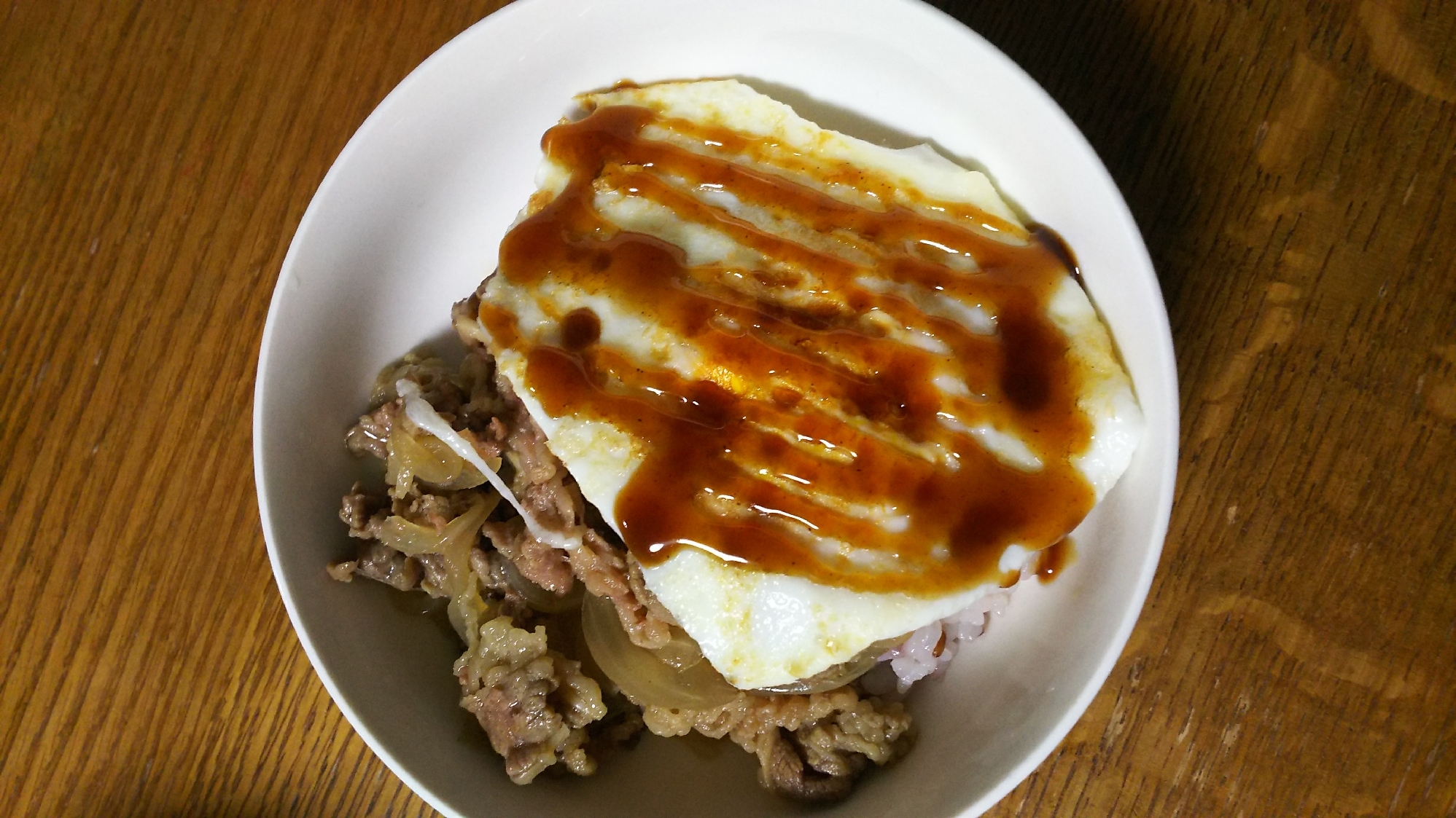 牛丼の目玉焼き乗せ