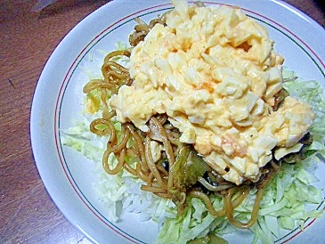 焼きそば＆卵サラダ＆キャベツのせご飯★